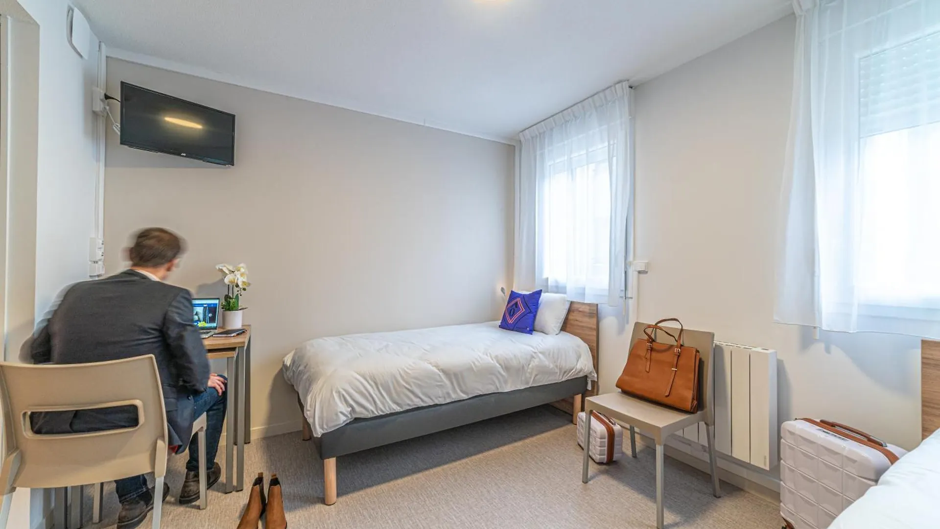 Montempo Apparthotel Lyon Viviani Venissieux 2*,  France