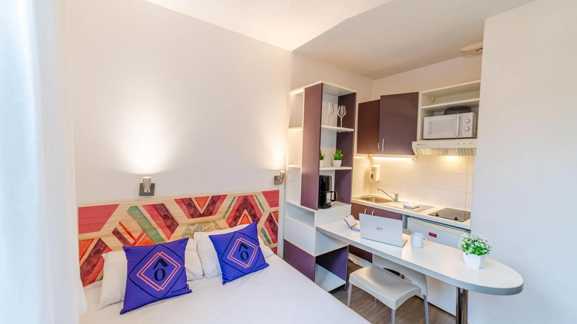 Montempo Apparthotel Lyon Viviani Venissieux 2*,  France